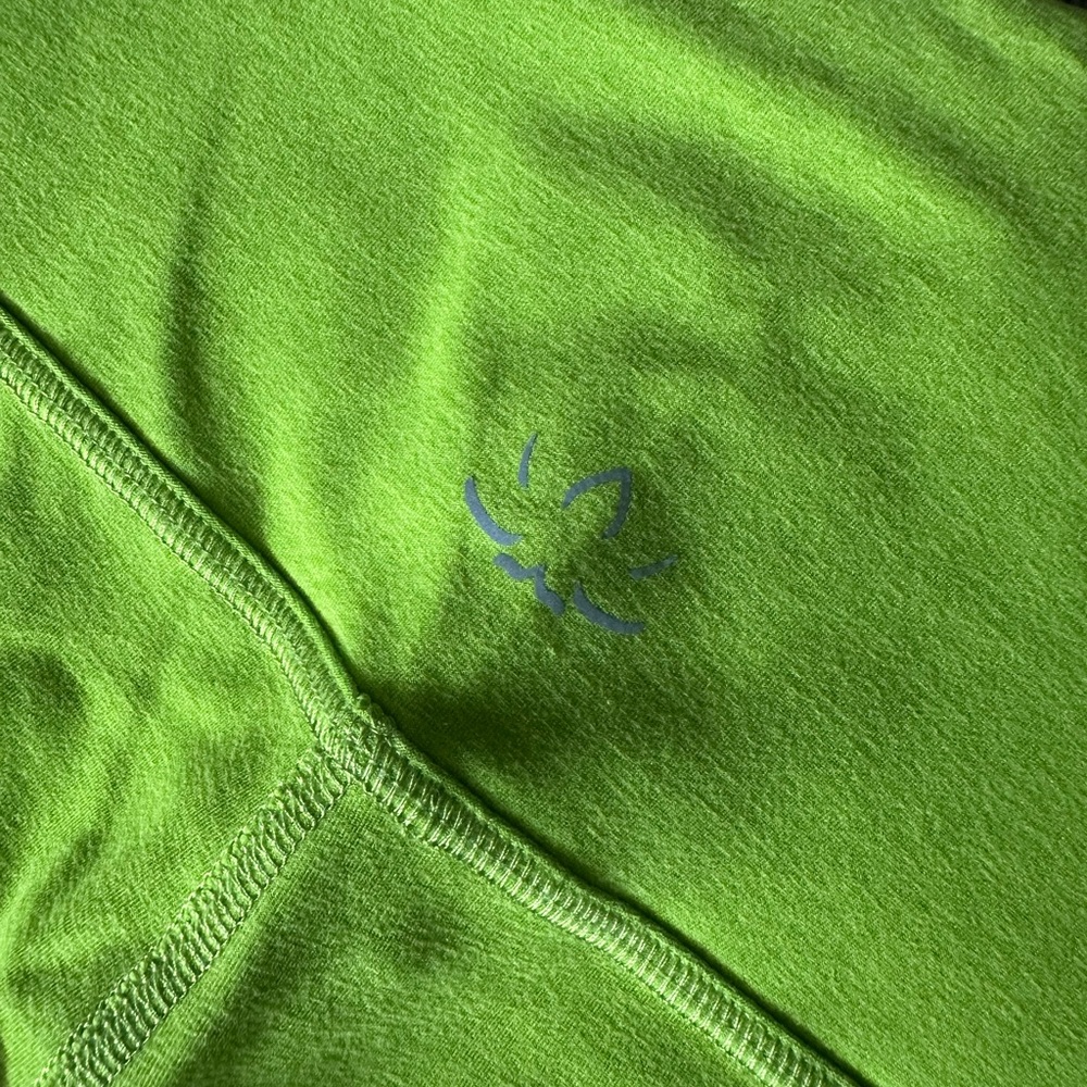 Set Beyond Yoga Neon Green Athletic Shorts and Bra - Picture 4 of 5
